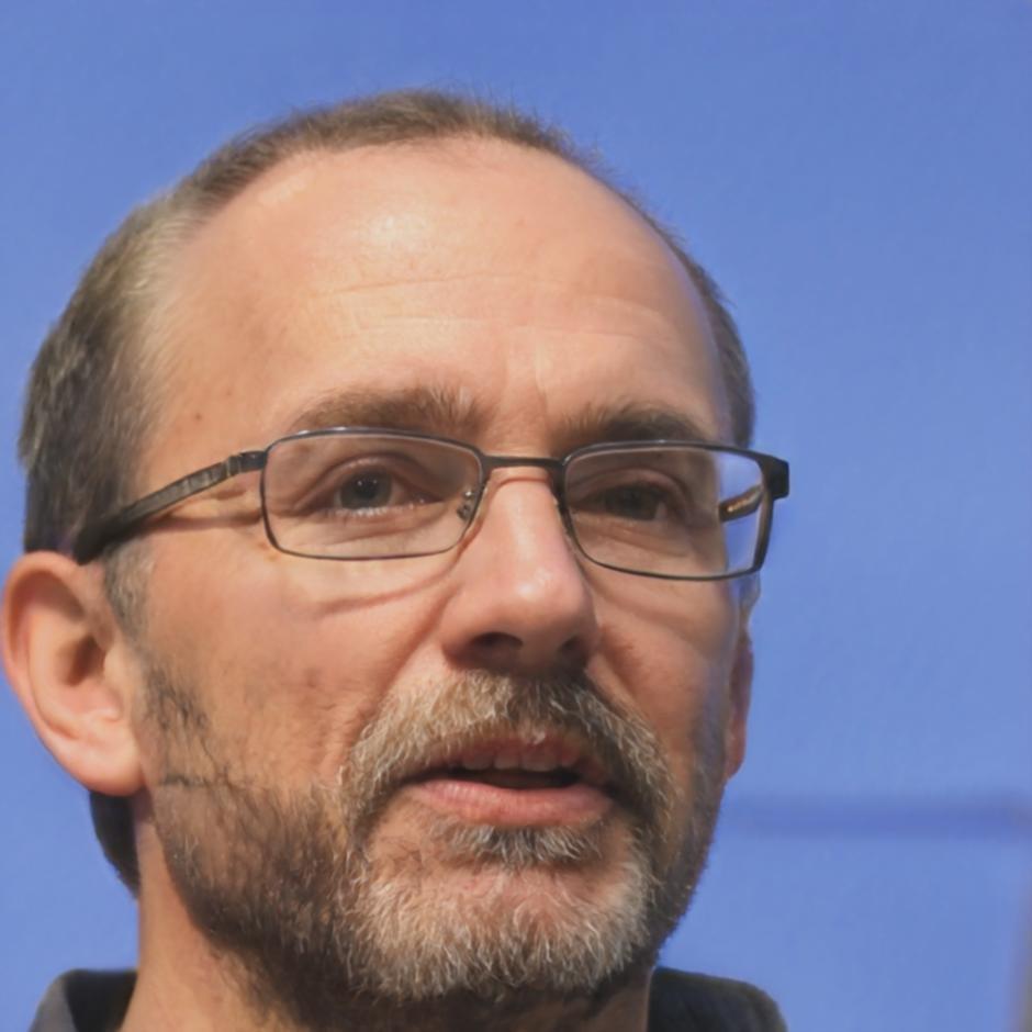 Valentín Corcuera, coach de interpretación corporal y análisis del movimiento escénico